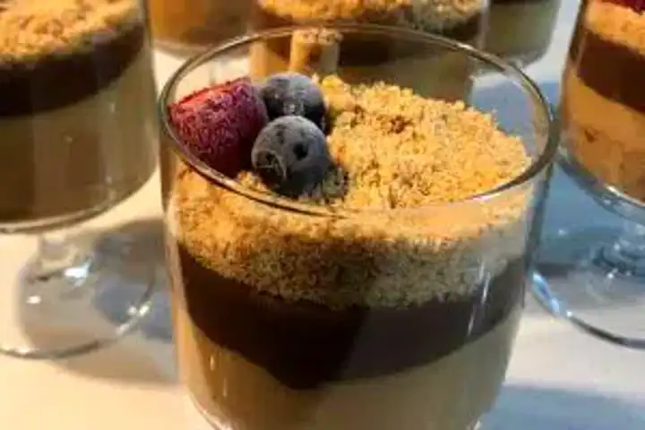 Çift Renkli Nefis Karamelli Muhallebi Tarifi