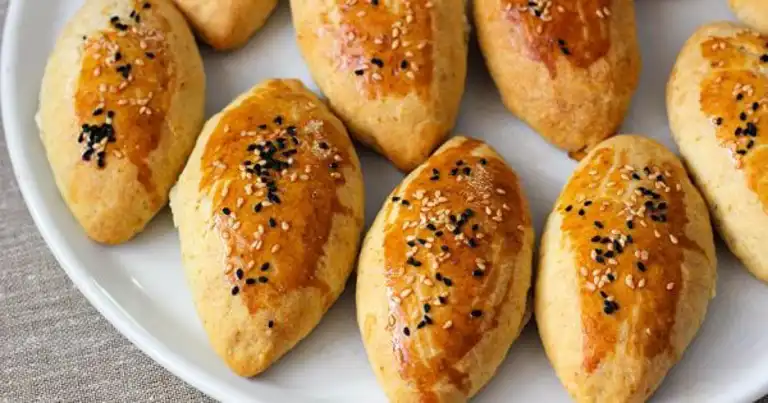 Kıyır Kıyır Mayasız Poğaça Tarifi
