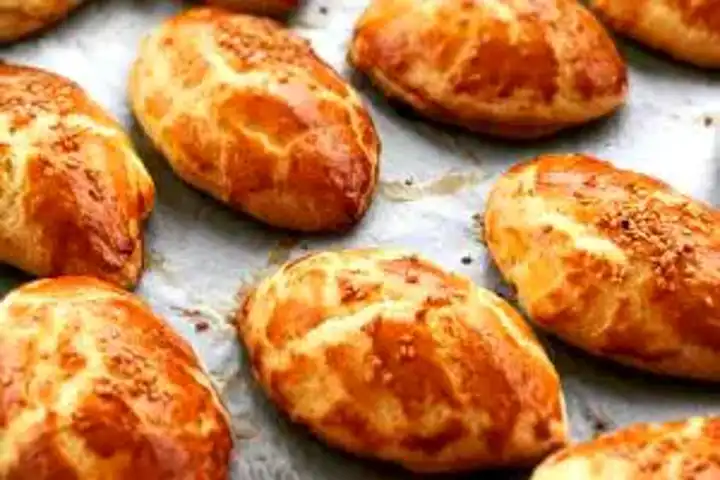 Mis Gibi Kokulu Peynirli Maydanozlu Poğaça Tarifi