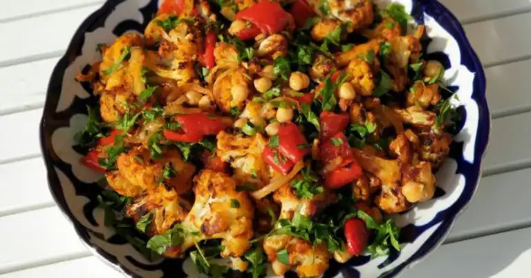 Nefis Nohutlu Karnabahar Salatası Tarifi