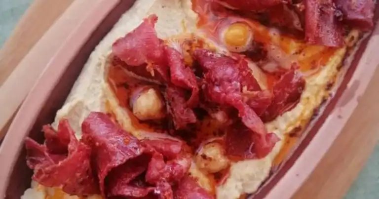 Nefis Pastırmalı Humus Tarifi