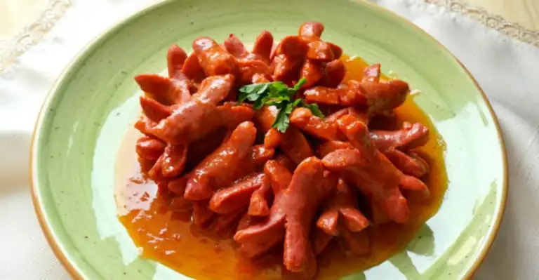 Nefis Salçalı Sosis Tarifi
