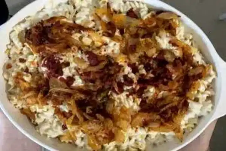 Pratik Salçalı Yoğurtlu Makarna Tarifi