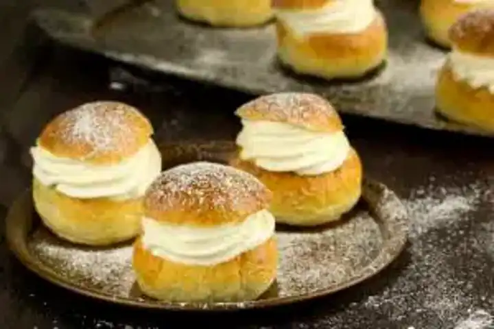 Nefis İsveç Tatlısı: Semlor Tarifi