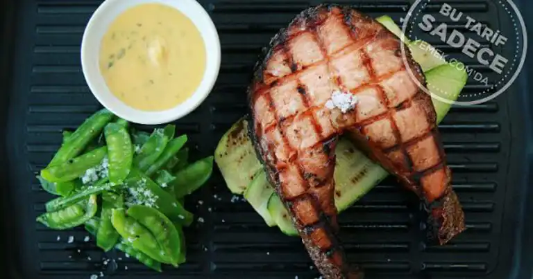 Lezzet Patlaması: Teriyaki Soslu Somon ve Bearnaise Sos
