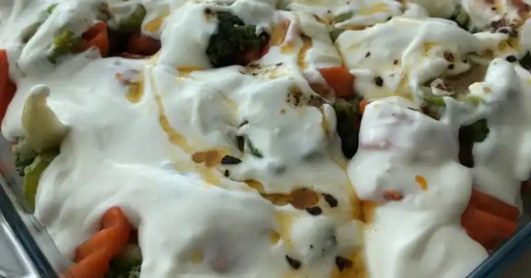 Nefis Yoğurtlu Brokoli Salatası Tarifi