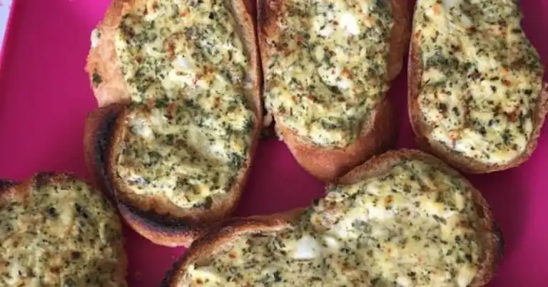 Lezzetli Yumurtalı Peynirli Ekmek Tarifi