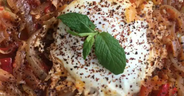Nefis Yumurtalı Soğan Kavurma Tarifi